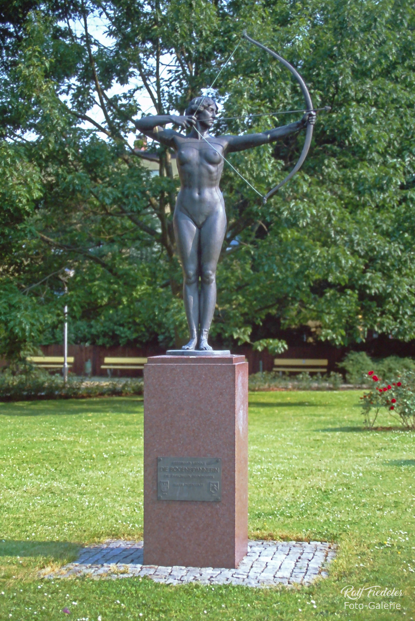 Die Bogenspannerin auf dem Störtebekerplatz in Wilhelmshaven