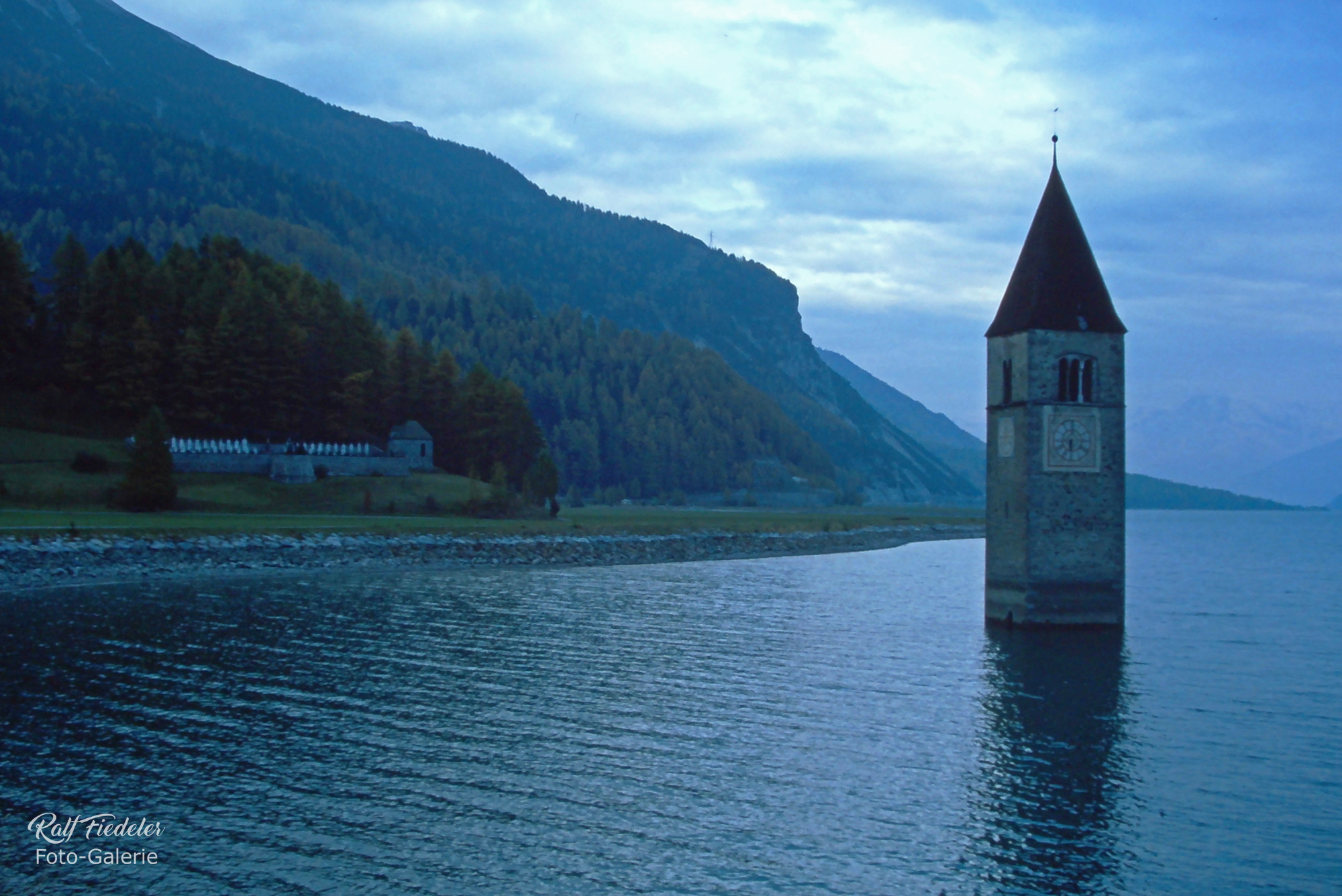 Versunkener Kirchturm im Reschensee