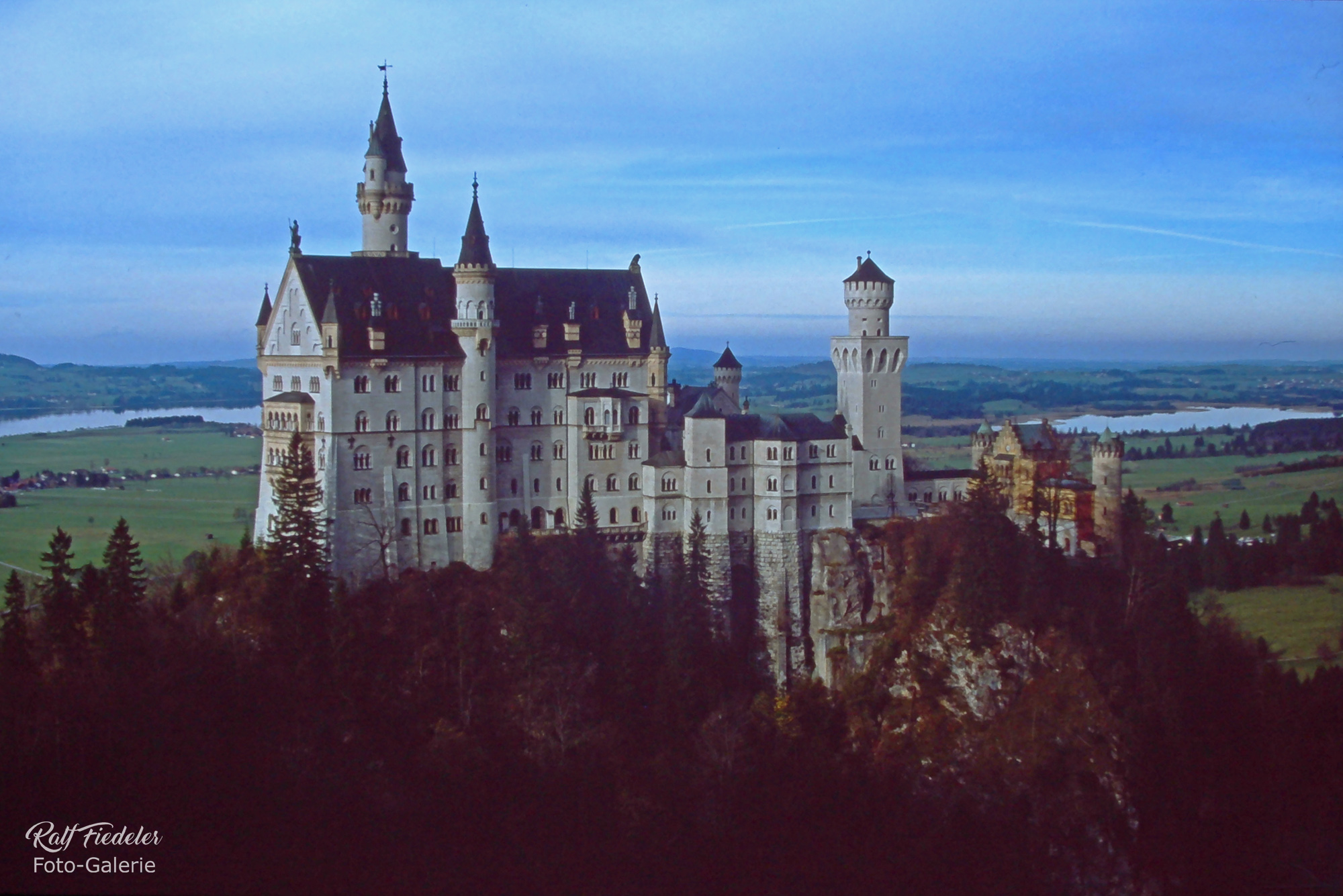 Schloss Neuschwanstein von schräg oben