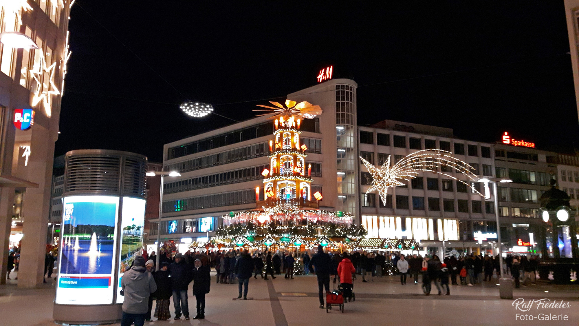 Weihnachtspyramide auf dem Kröpcke
