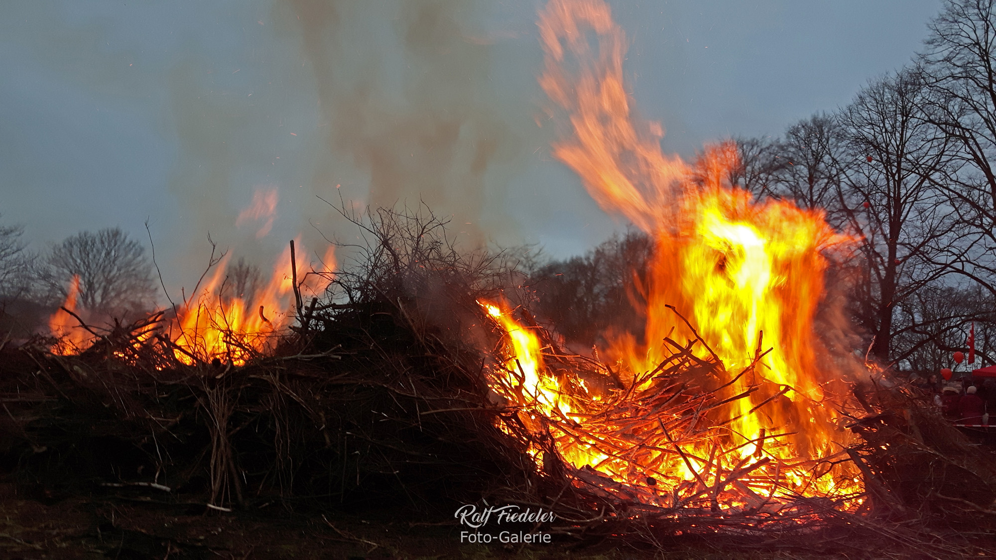 Osterfeuer auf der alten Bult