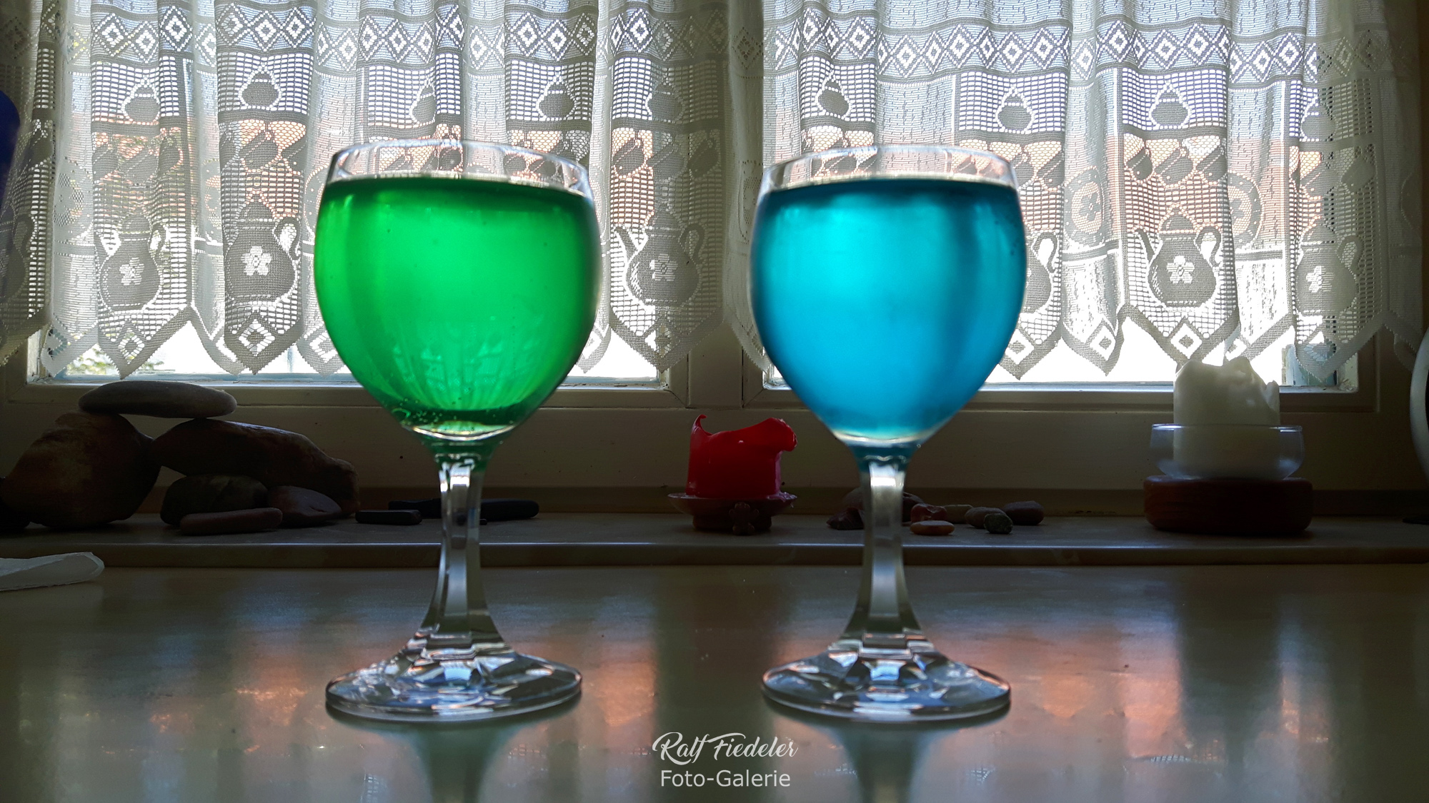 Zwei Gläser mit Vinetti Hugo in meiner Küche