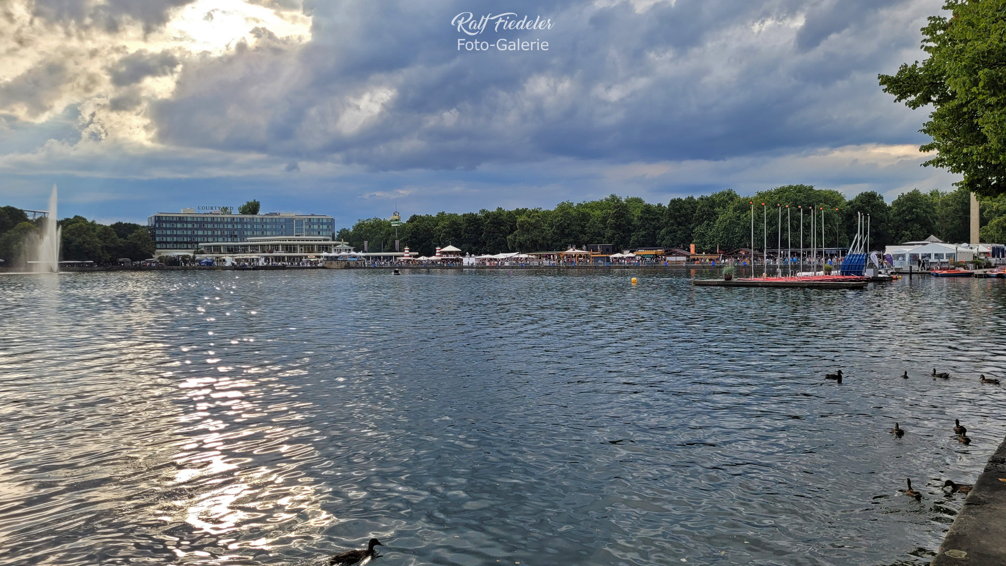 Das Nordufer während des Maschsee-Festes