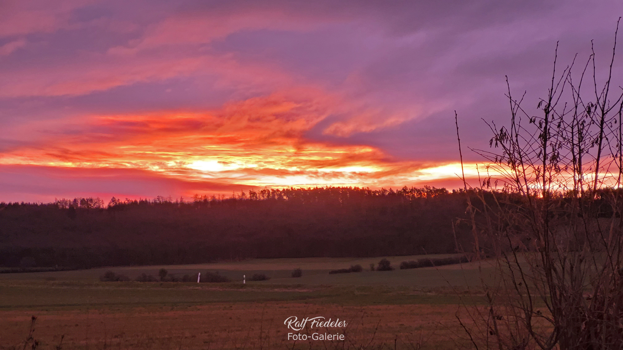 Morgenrot über der Frankenhöhe in Westheim