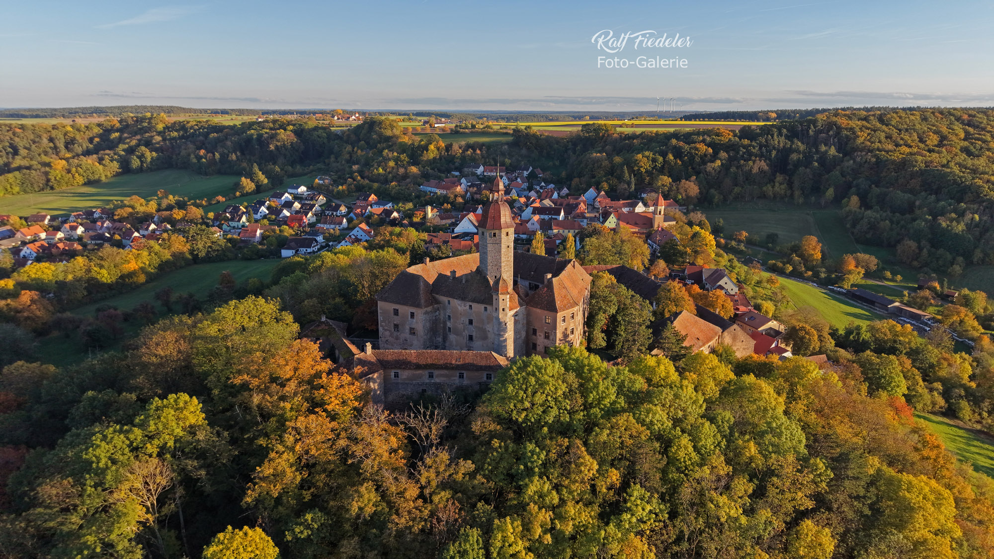 Drohnenfoto vom Schloss Virnsberg aus 70 Metern Höhe