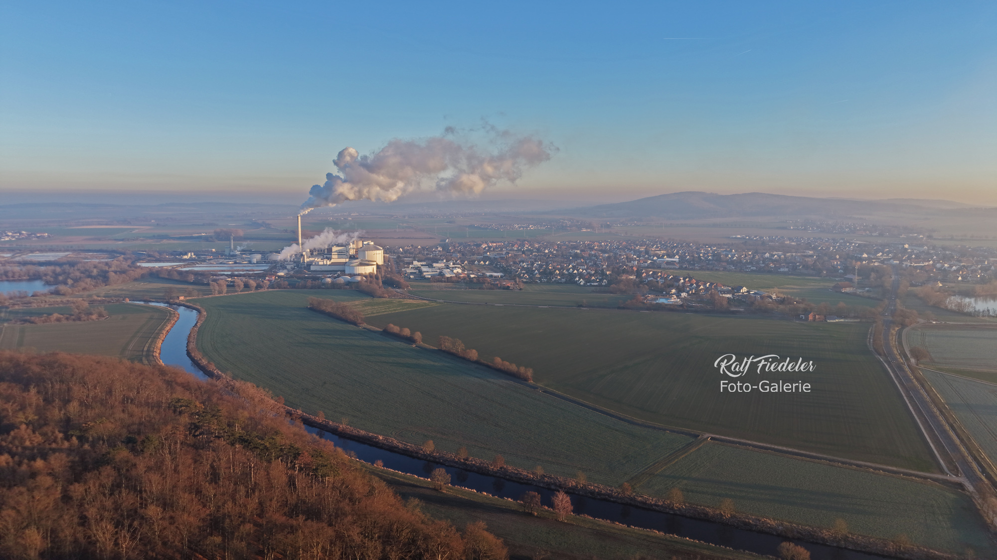 Drohnenfoto von der Zuckerfabrik und der Leine