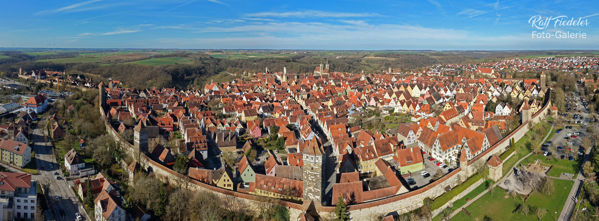 Drohnen-Panoramafoto von Rothenburg ob der Tauber vom Heller Imbiss aus