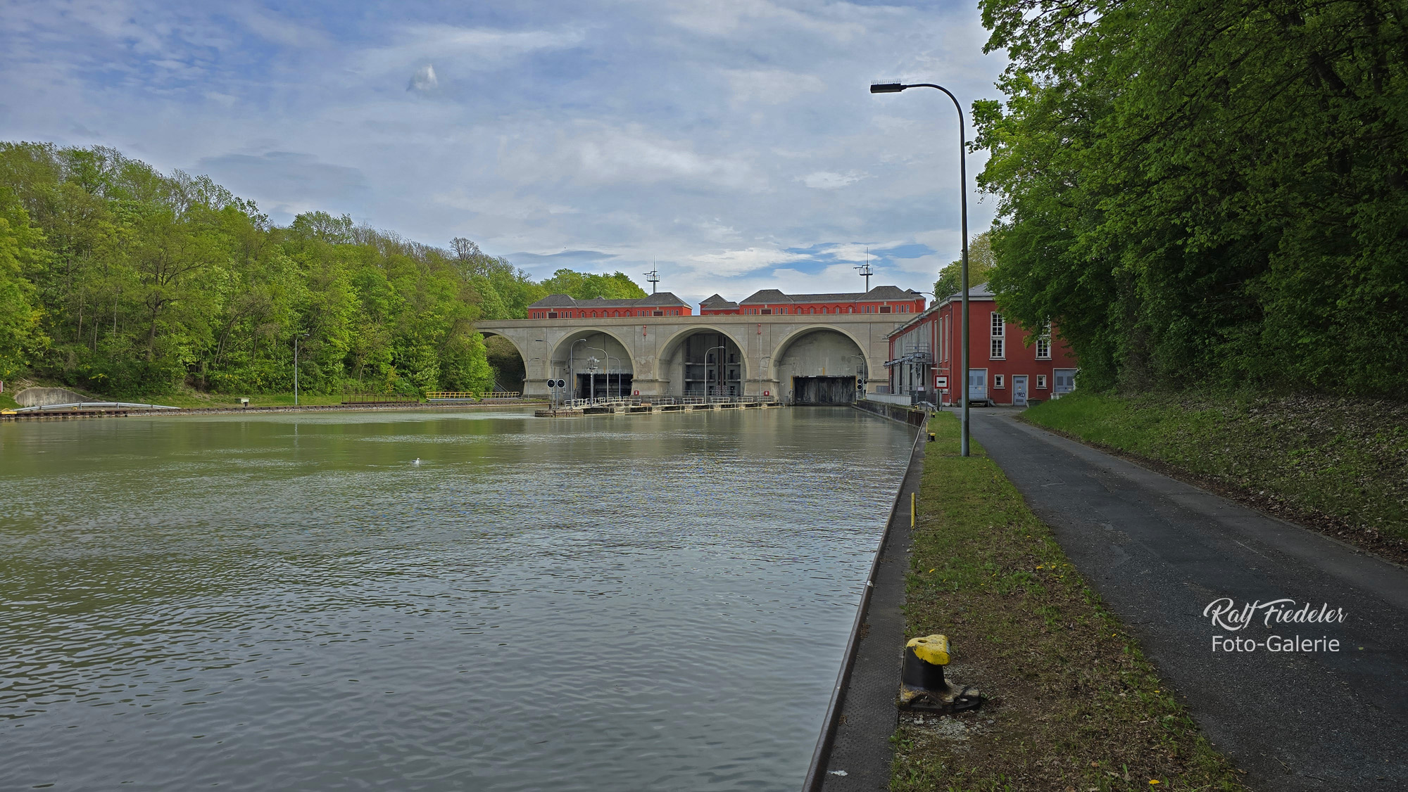 Hindenburgschleuse aus nördlicher Richtung vom Mittelkanal aus