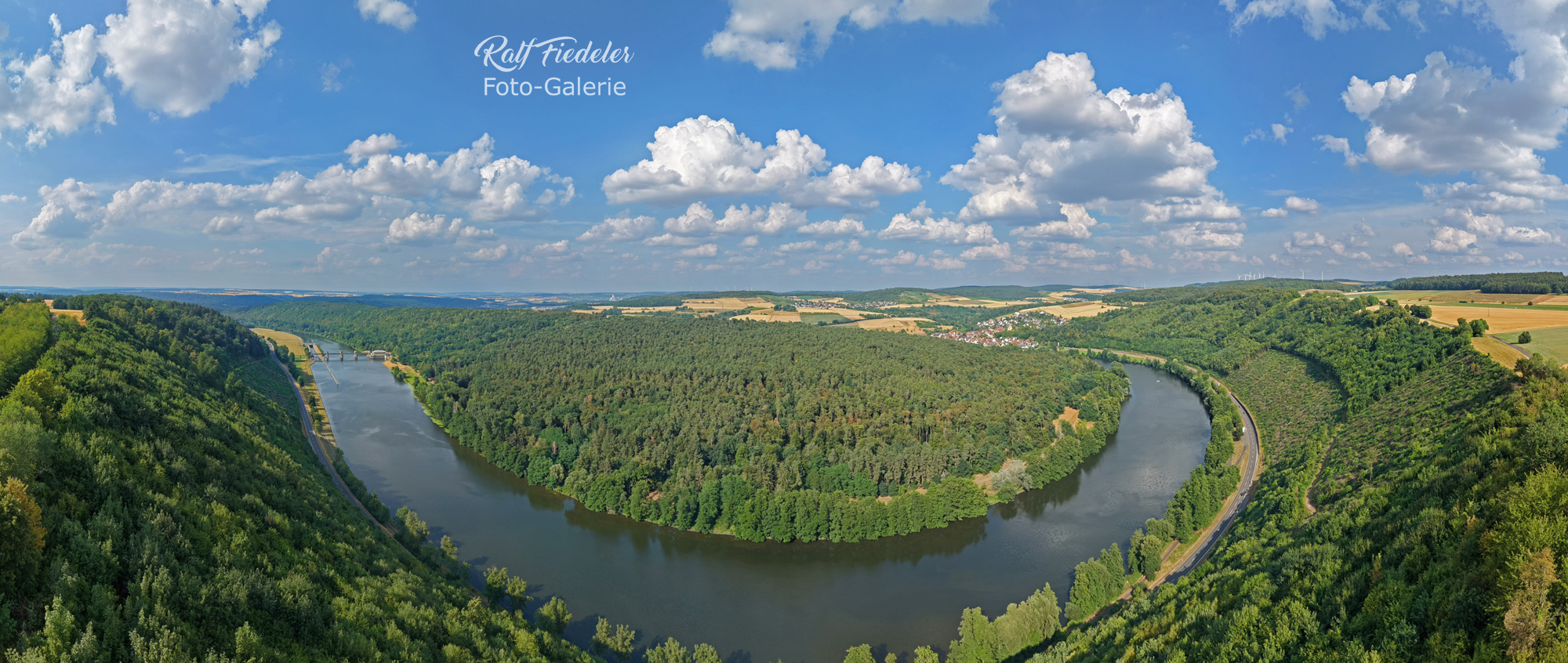 Drohnen-Panorama-Foto von der Mainschleife bei Wertheim vom Aussichtspunkt aus
